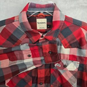 SIMMS Fishing Size Medium Santee Long Sleeve Plaid‎ Flannel Shirt Red Gray